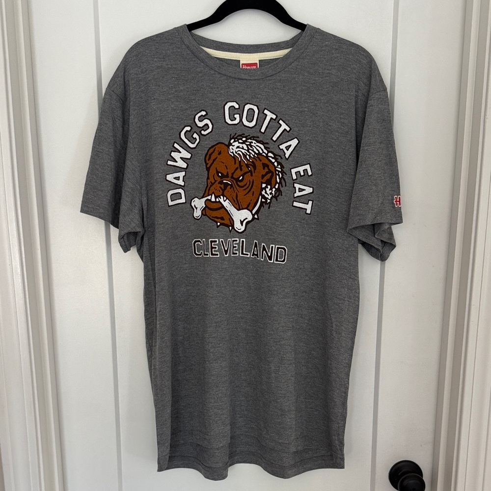 HOMAGE Cleveland Browns Dawgs Gotta Eat T Shirt NWT